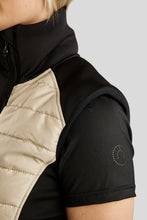 Load image into Gallery viewer, MoMartha Contrast Hybrid Gilet - Warm Light Grey
