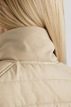 Load image into Gallery viewer, Emma Quilted Body Jacket - Warm Light Grey
