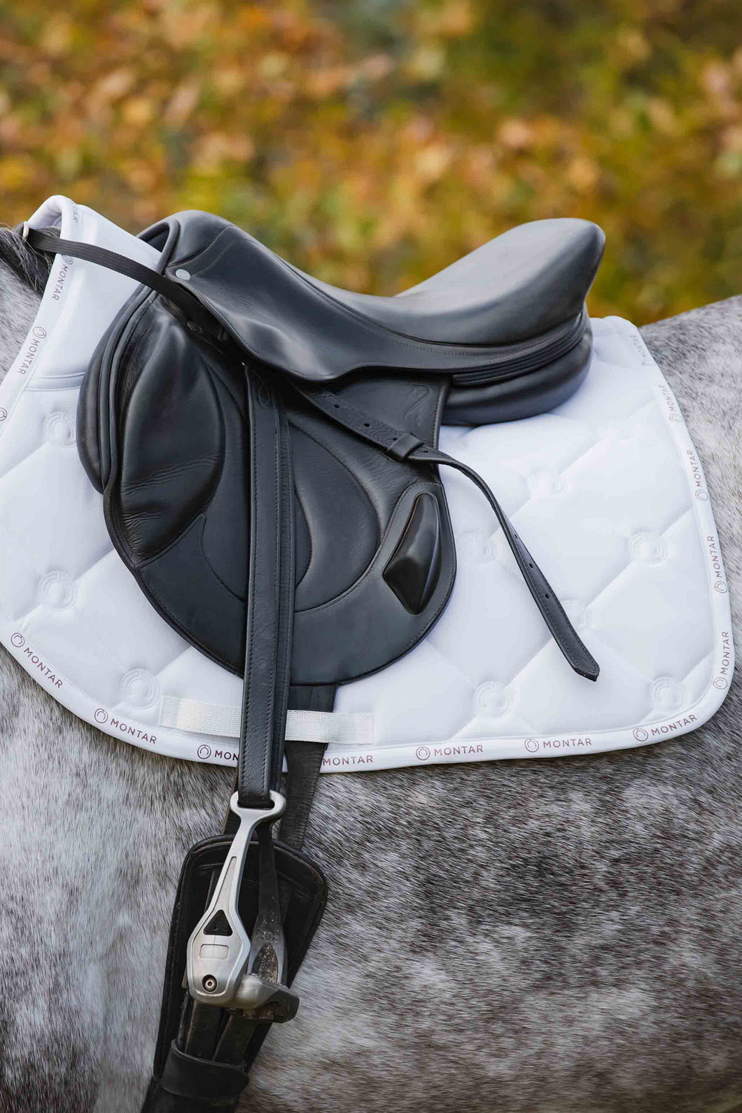 Free Jump Logo Tape Saddle Pad - White